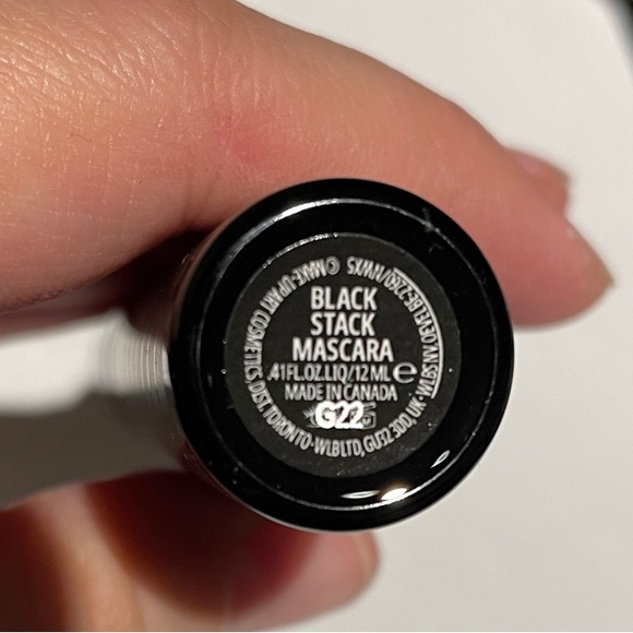 MAC Stack Mascara - Picture 2 of 2